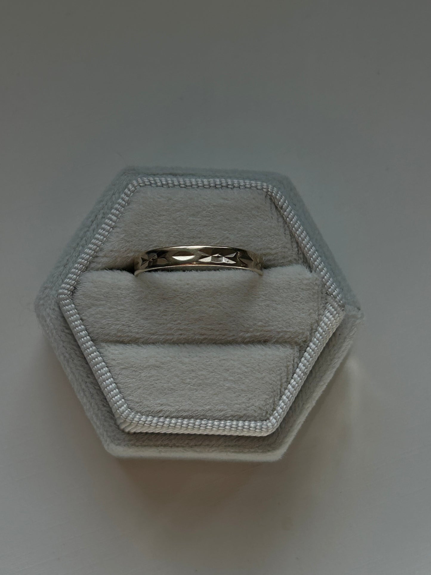 10K Vintage Sunlit Petal Ring