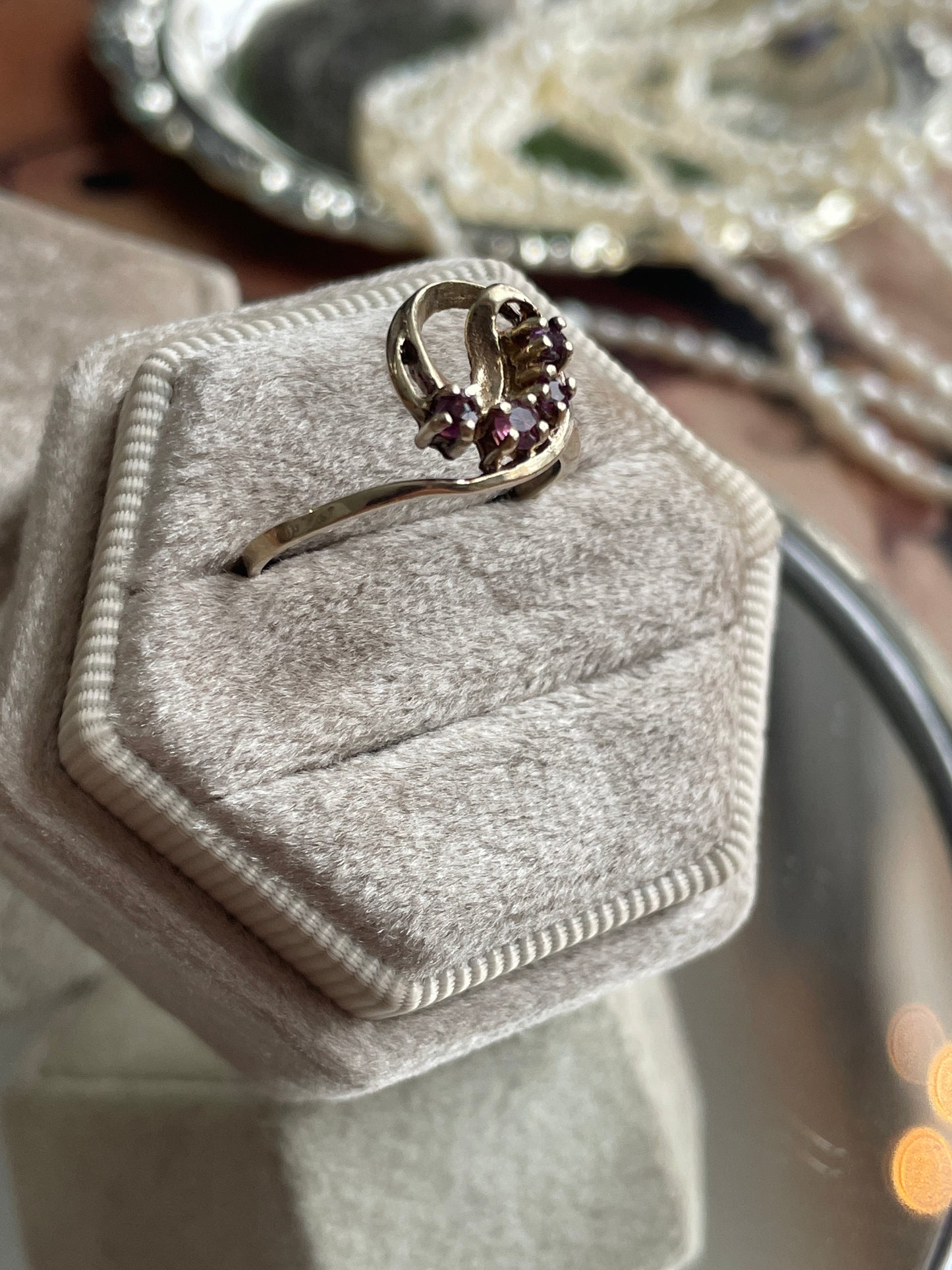 Vintage 10K Violet Swirl Ring