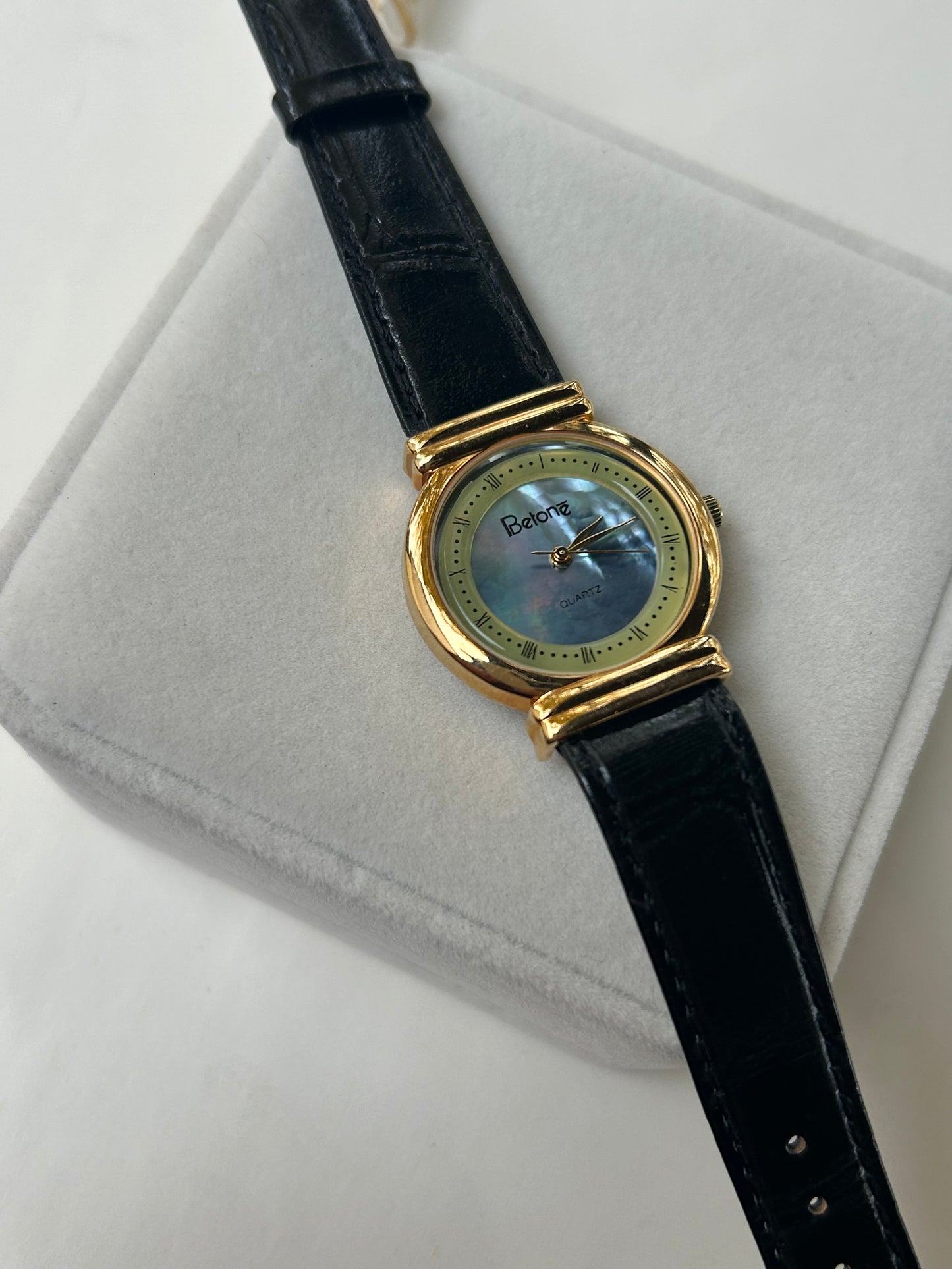 Betoné Midnight Pearl Watch