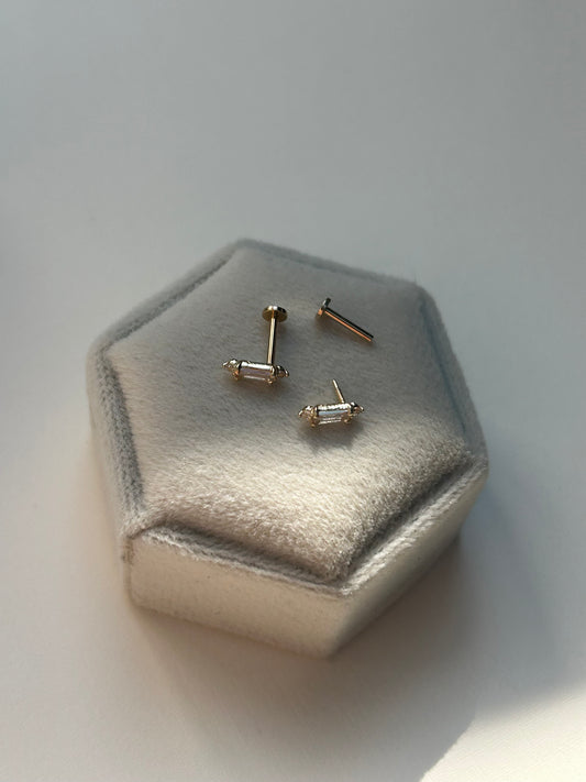14K Baguette Single Flat Back Stud