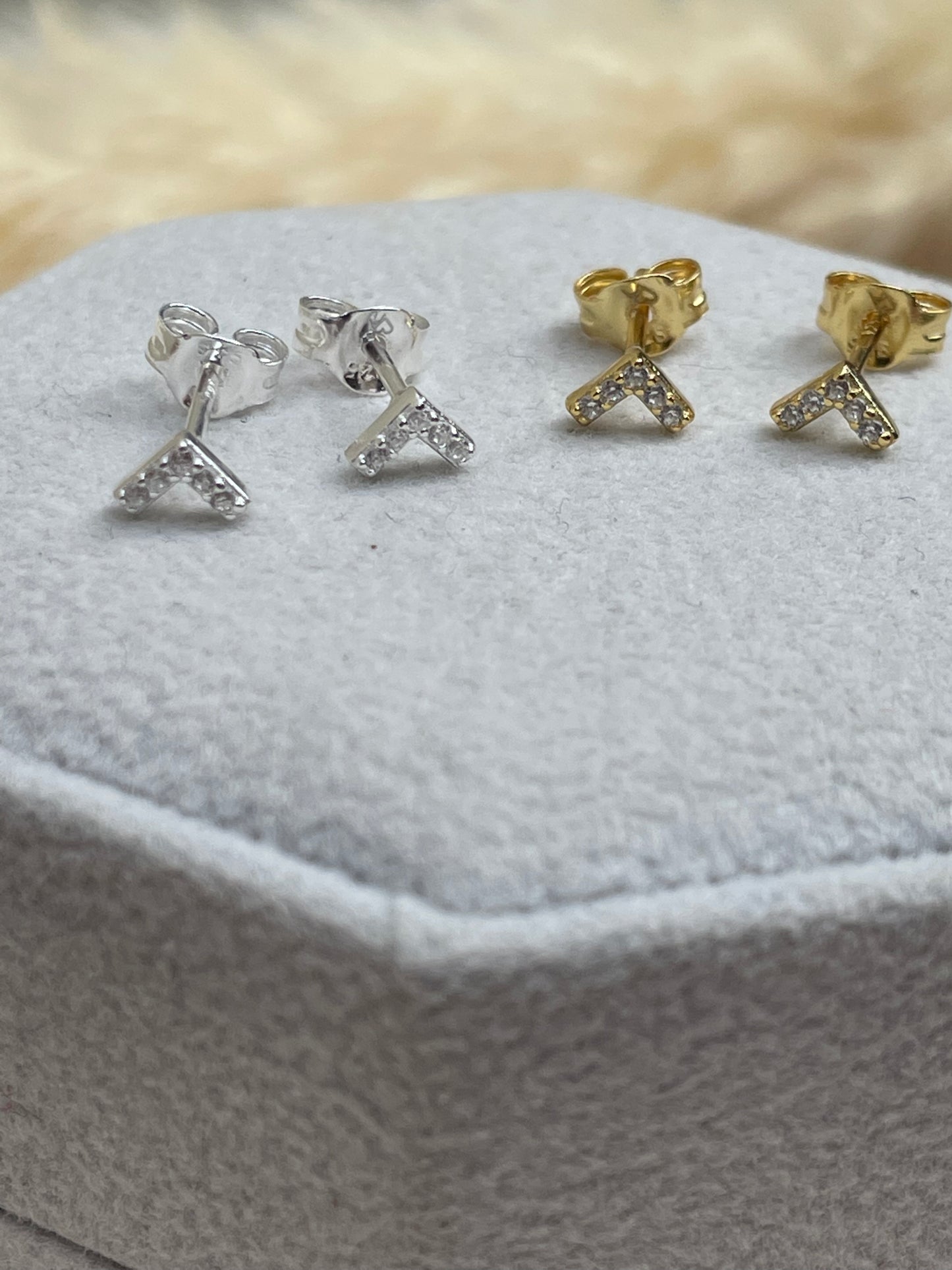 V Sparkle Studs