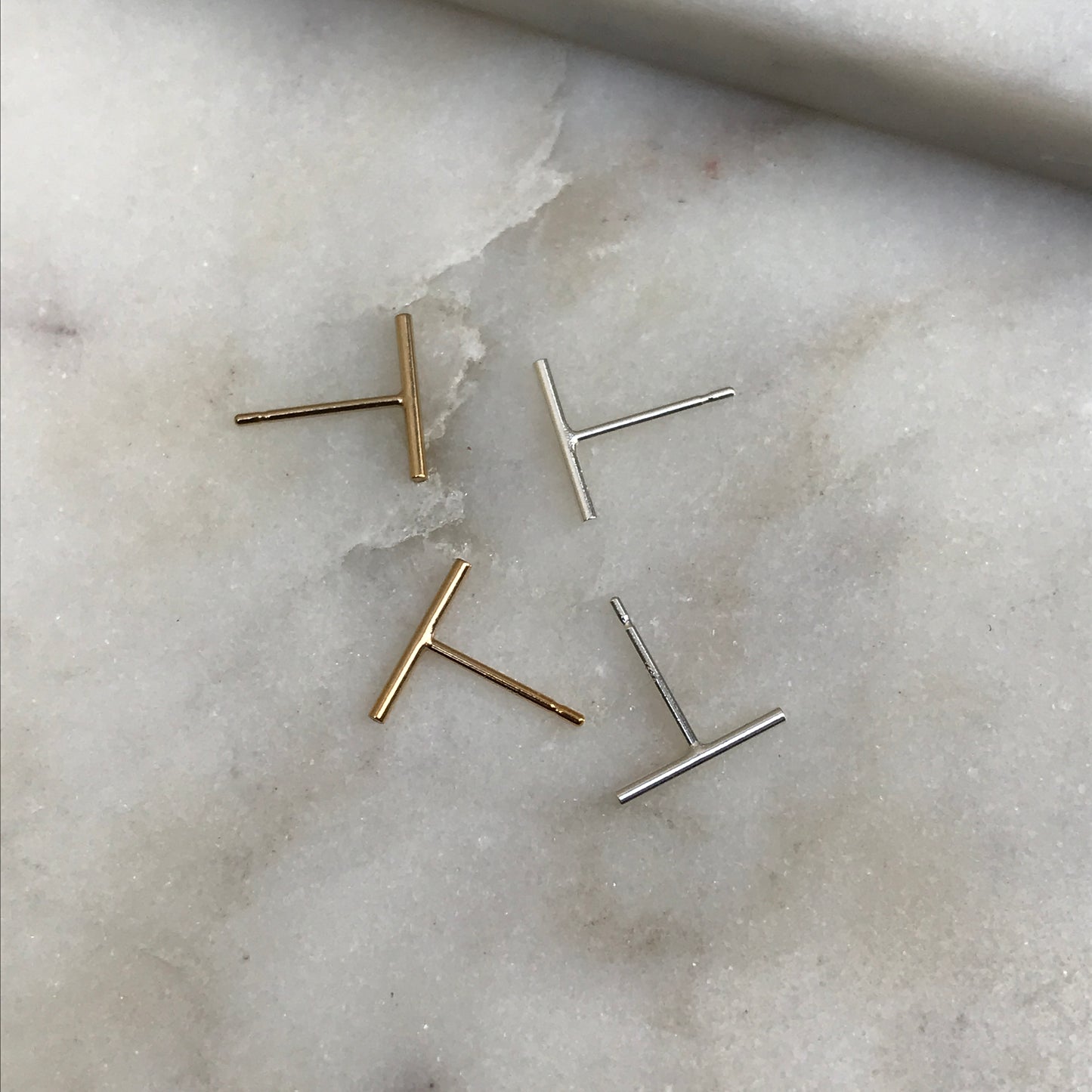 Minimalist Bar Studs thin