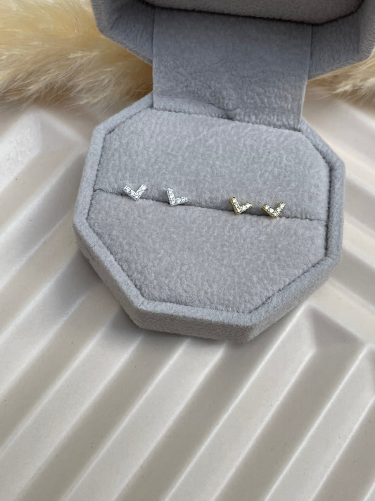 V Sparkle Studs