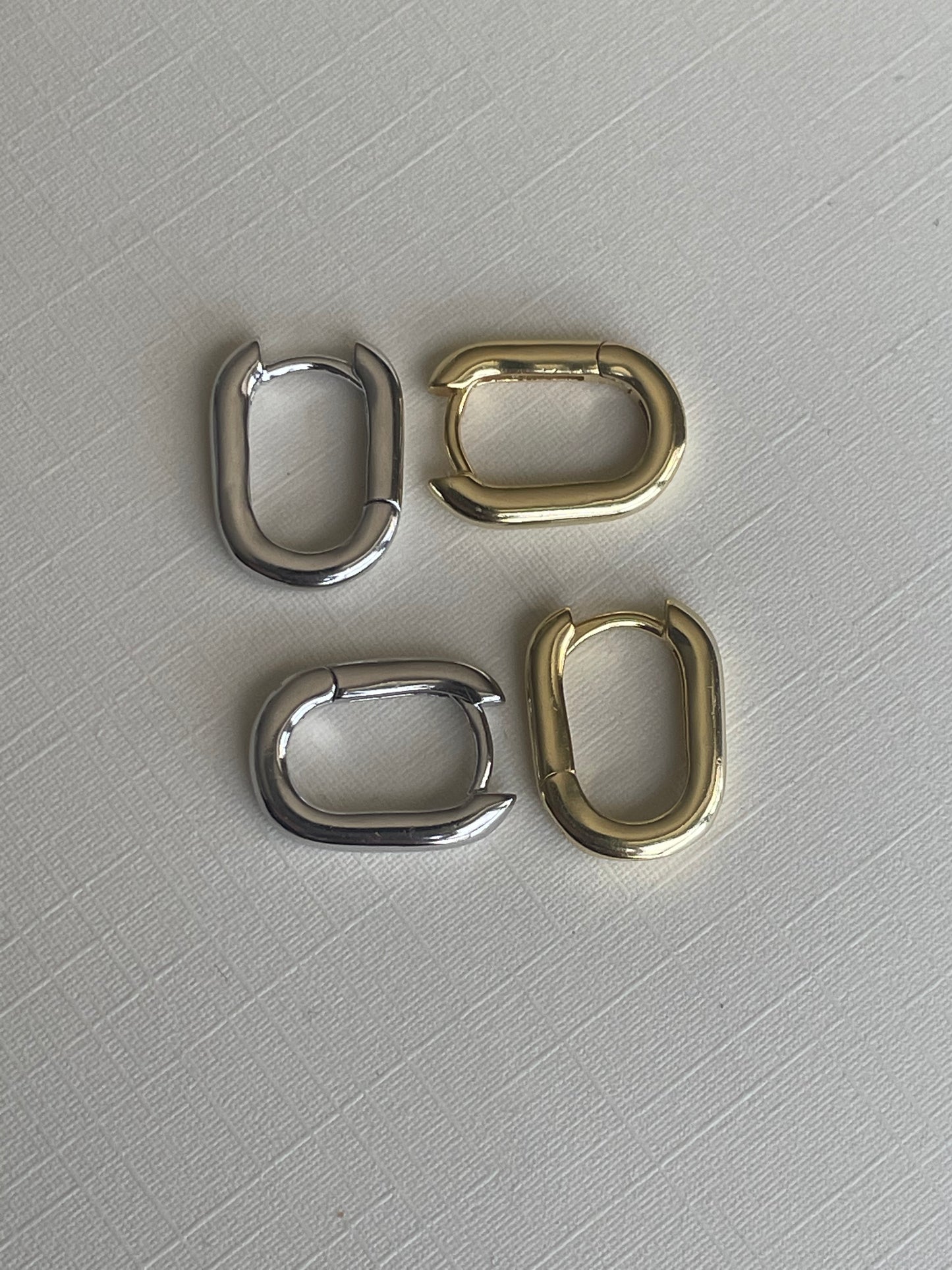 Small Oval Huggies