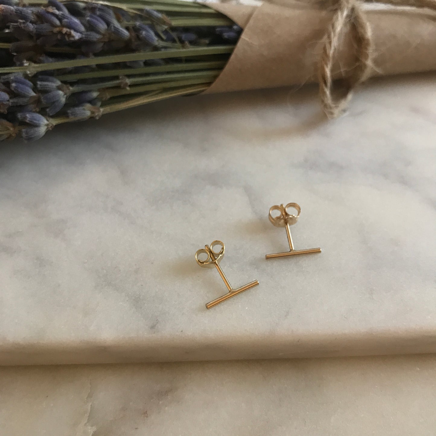 Minimalist Bar Studs thin