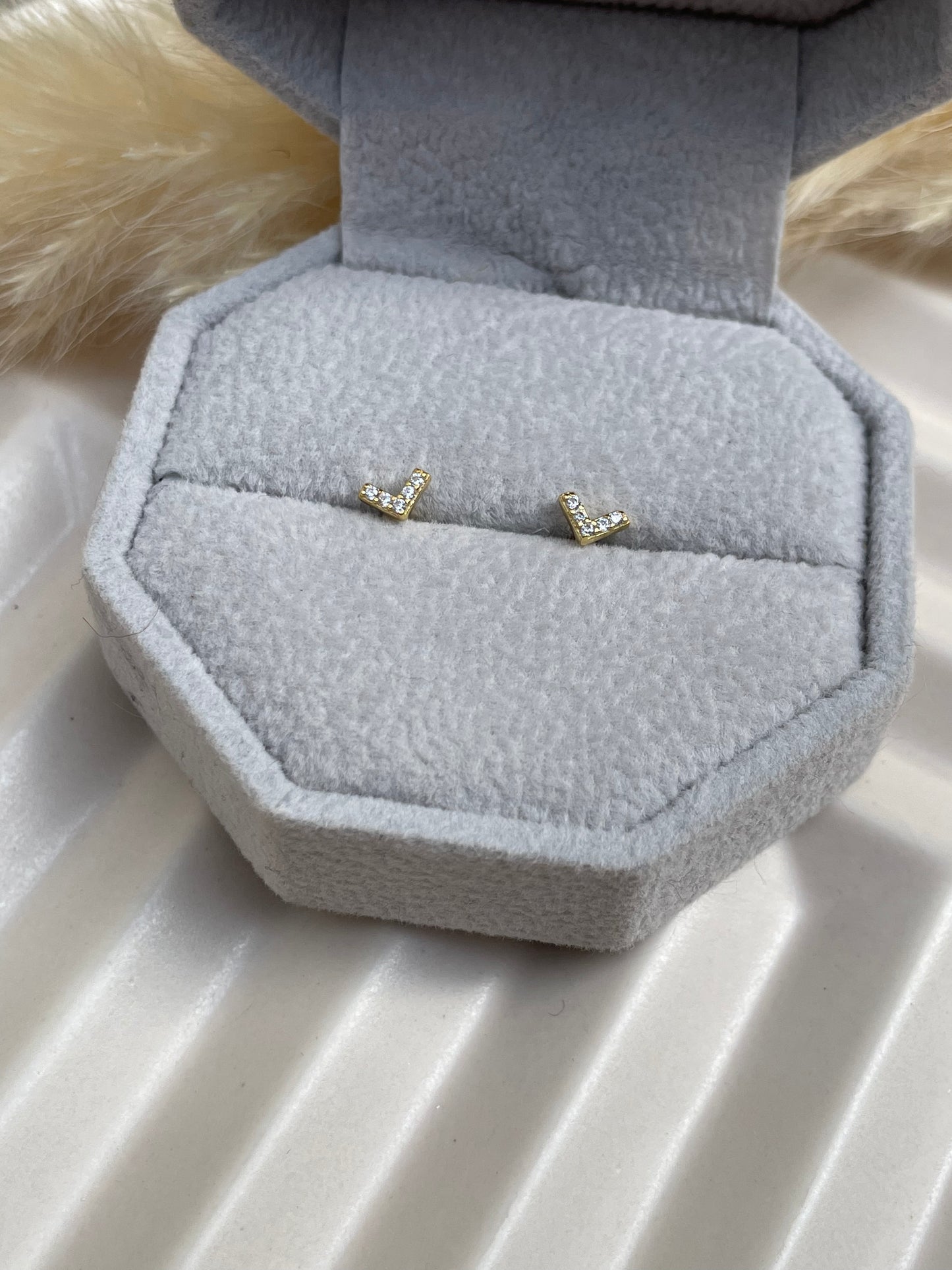 V Sparkle Studs