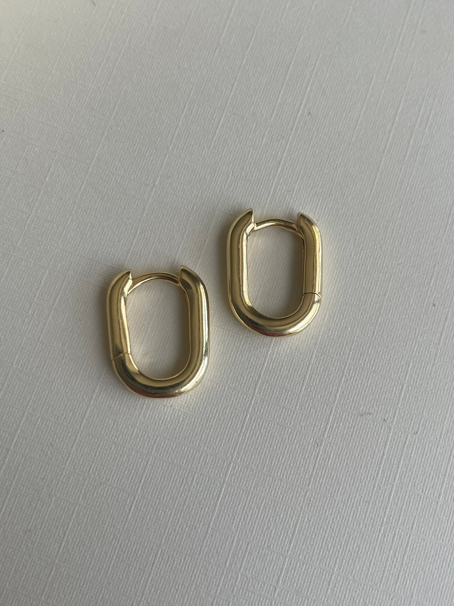 Small Oval Huggies
