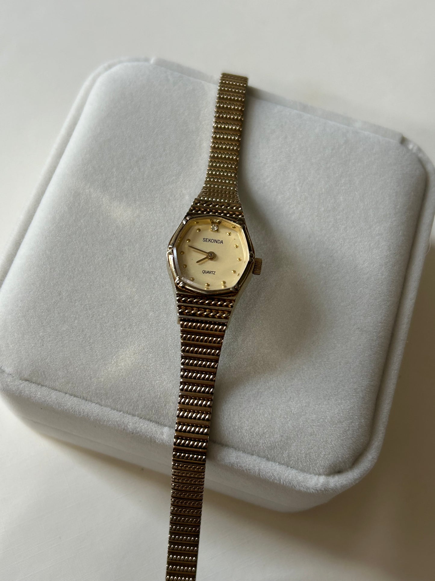 Vintage Sekonda Gold Toned Watch *Not Working*