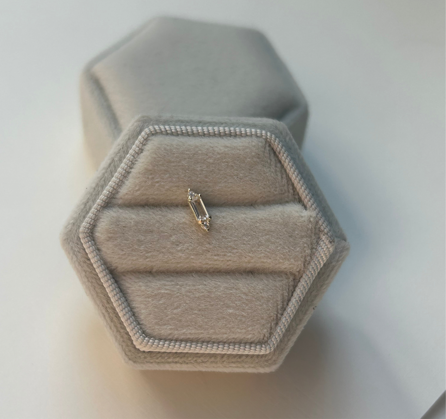 14K Baguette Single Flat Back Stud