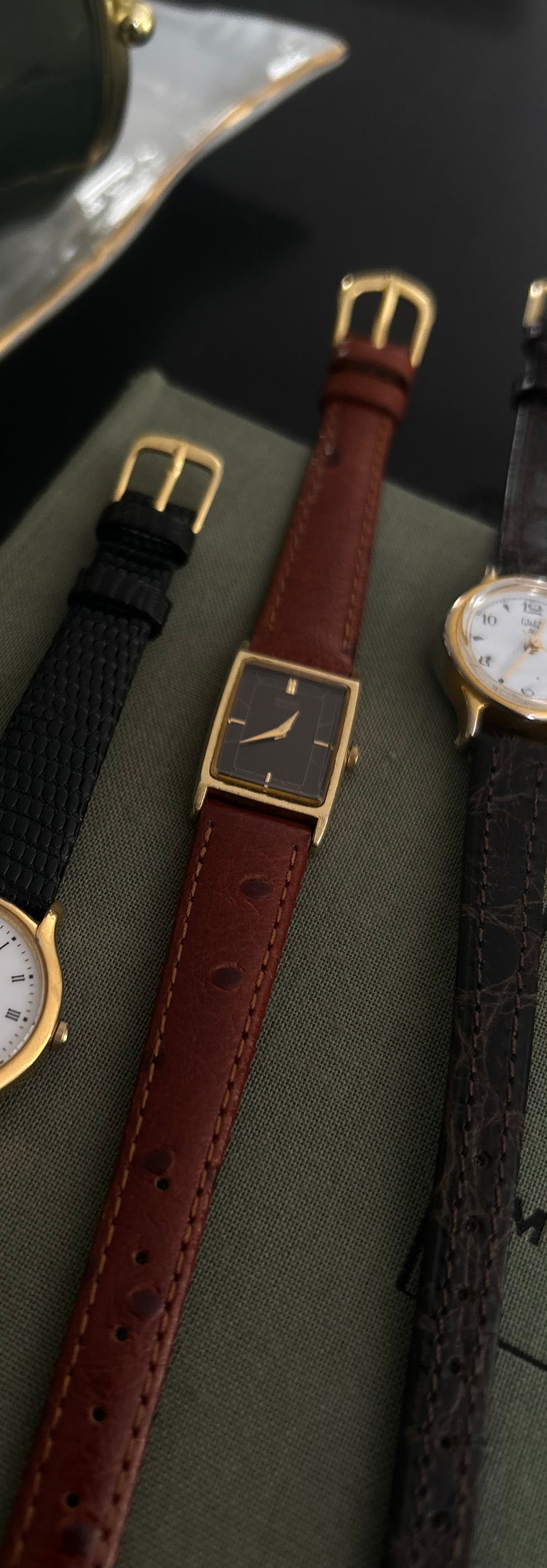 Vintage Seiko Tank Watch with Brown Grain Leather Strap (1980s)