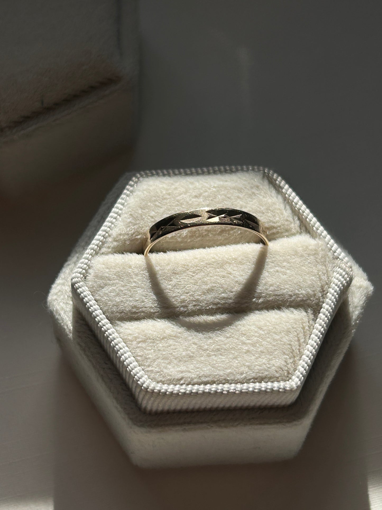 10K Vintage Sunlit Petal Ring