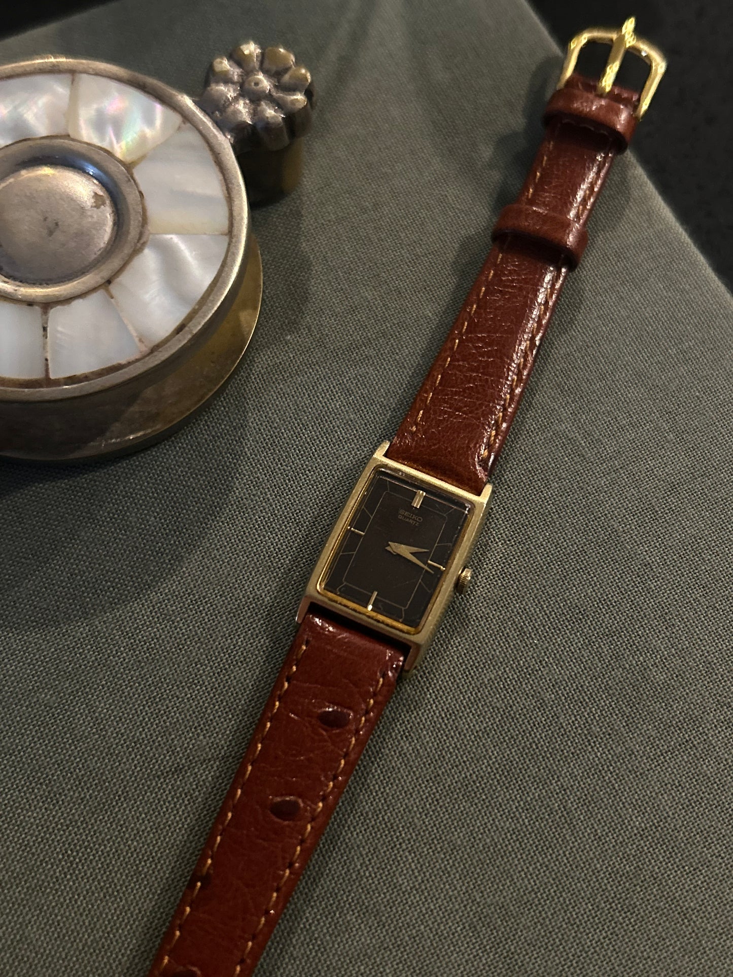 Vintage Seiko Tank Watch with Brown Grain Leather Strap (1980s)