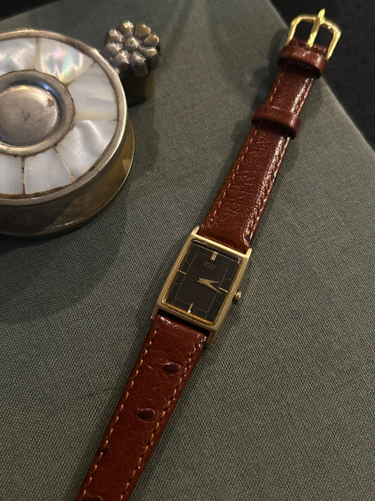 Vintage Seiko Tank Watch with Brown Grain Leather Strap (1980s)