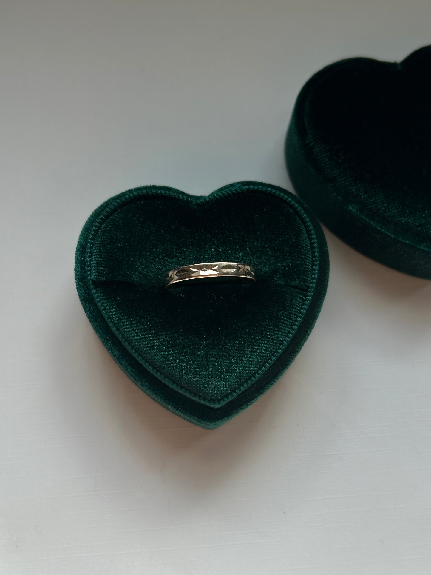 10K Vintage Sunlit Petal Ring