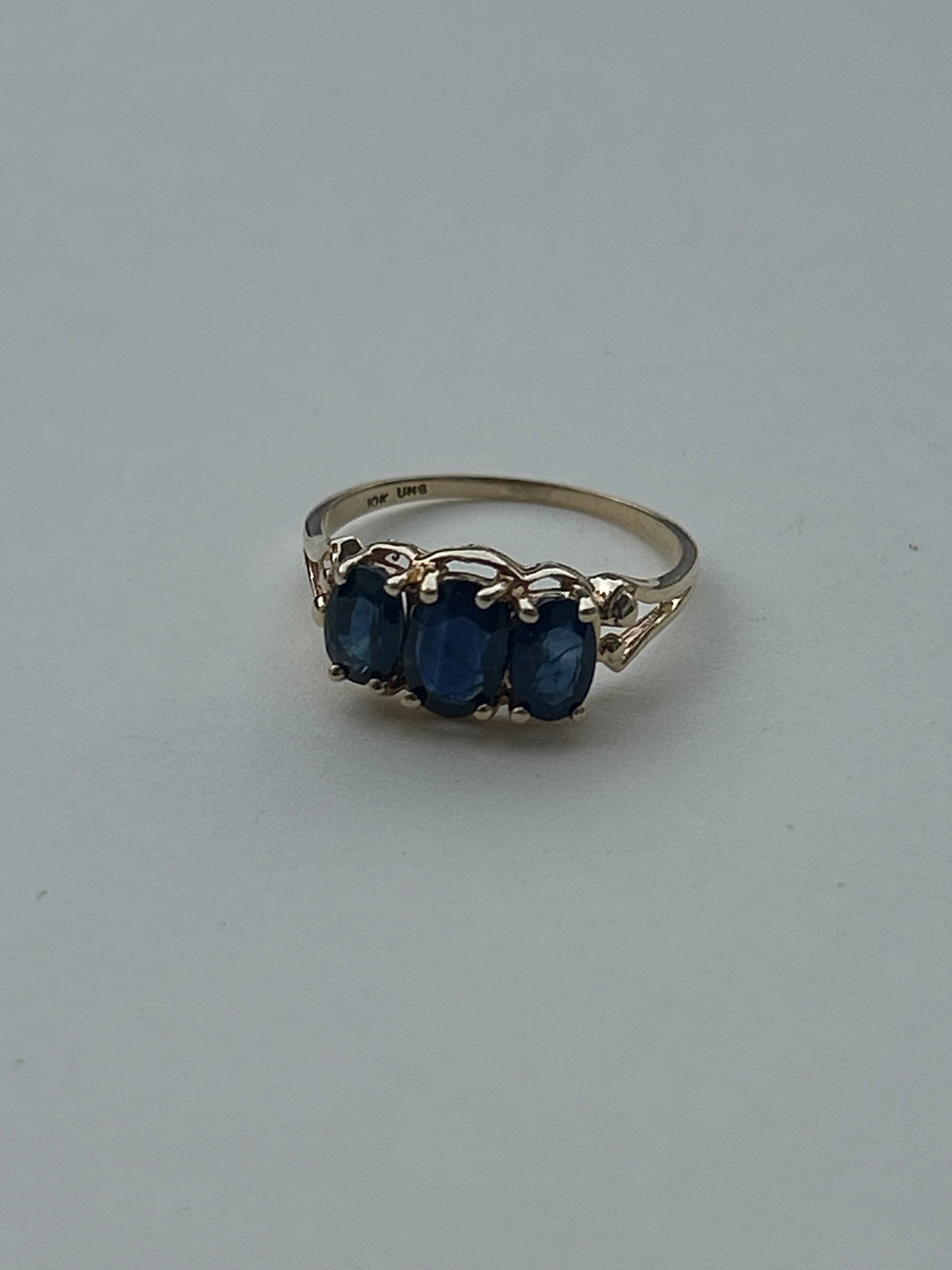 Vintage 10K Trinity Sapphire Ring
