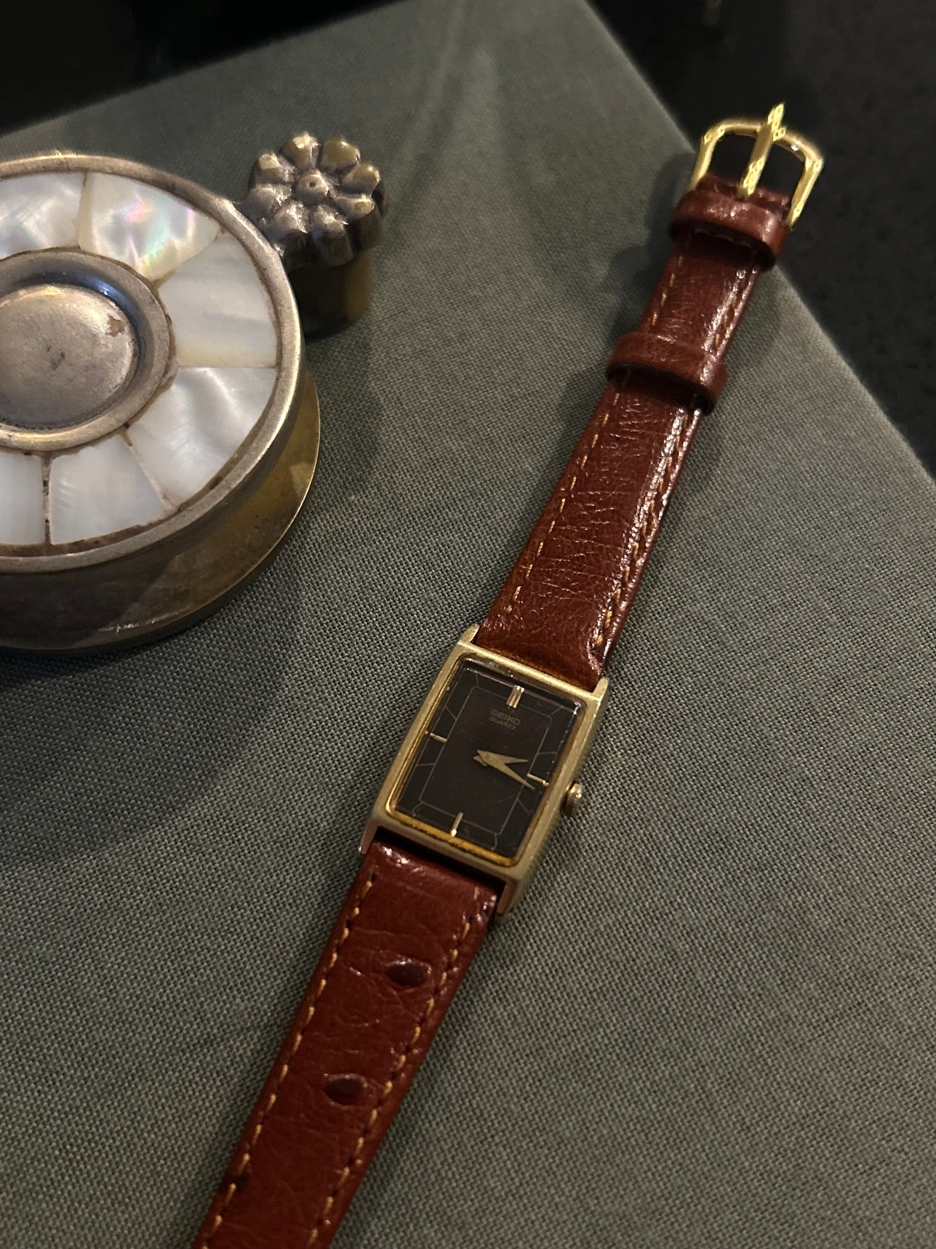 Vintage Seiko Tank Watch with Brown Grain Leather Strap (1980s