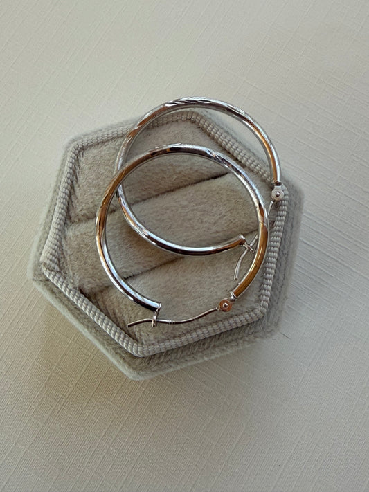 Classic 10K White Gold Leaf Earrings