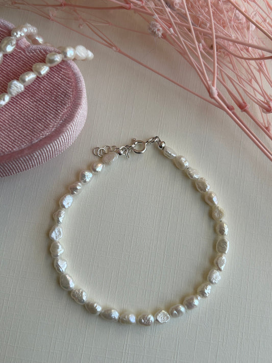 Classic Pearl Bracelet