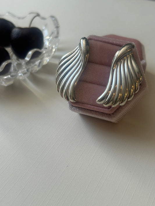 Vintage Sculpted Lover Earrings