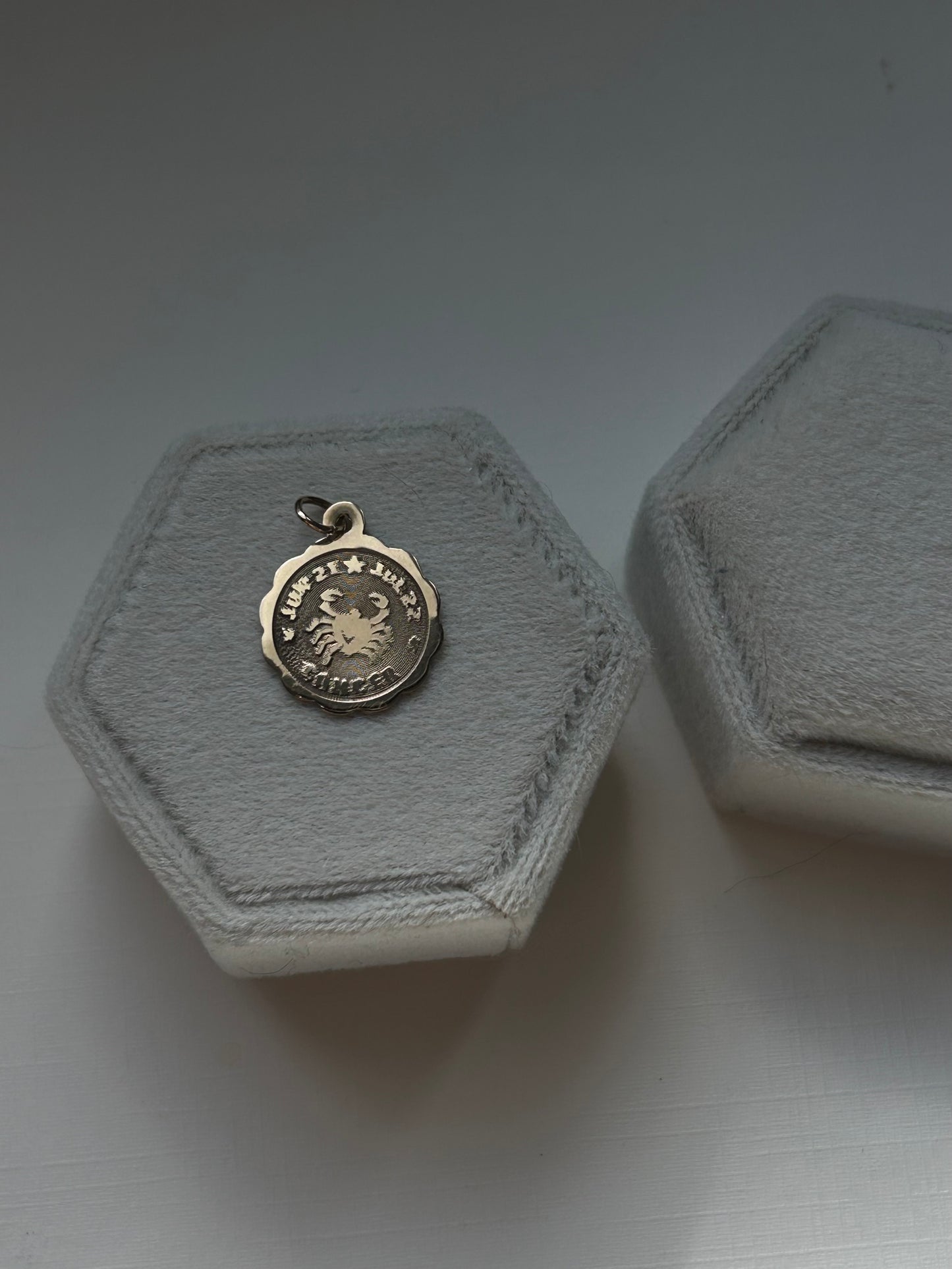 Vintage 10K Zodiac Cancer Pendant