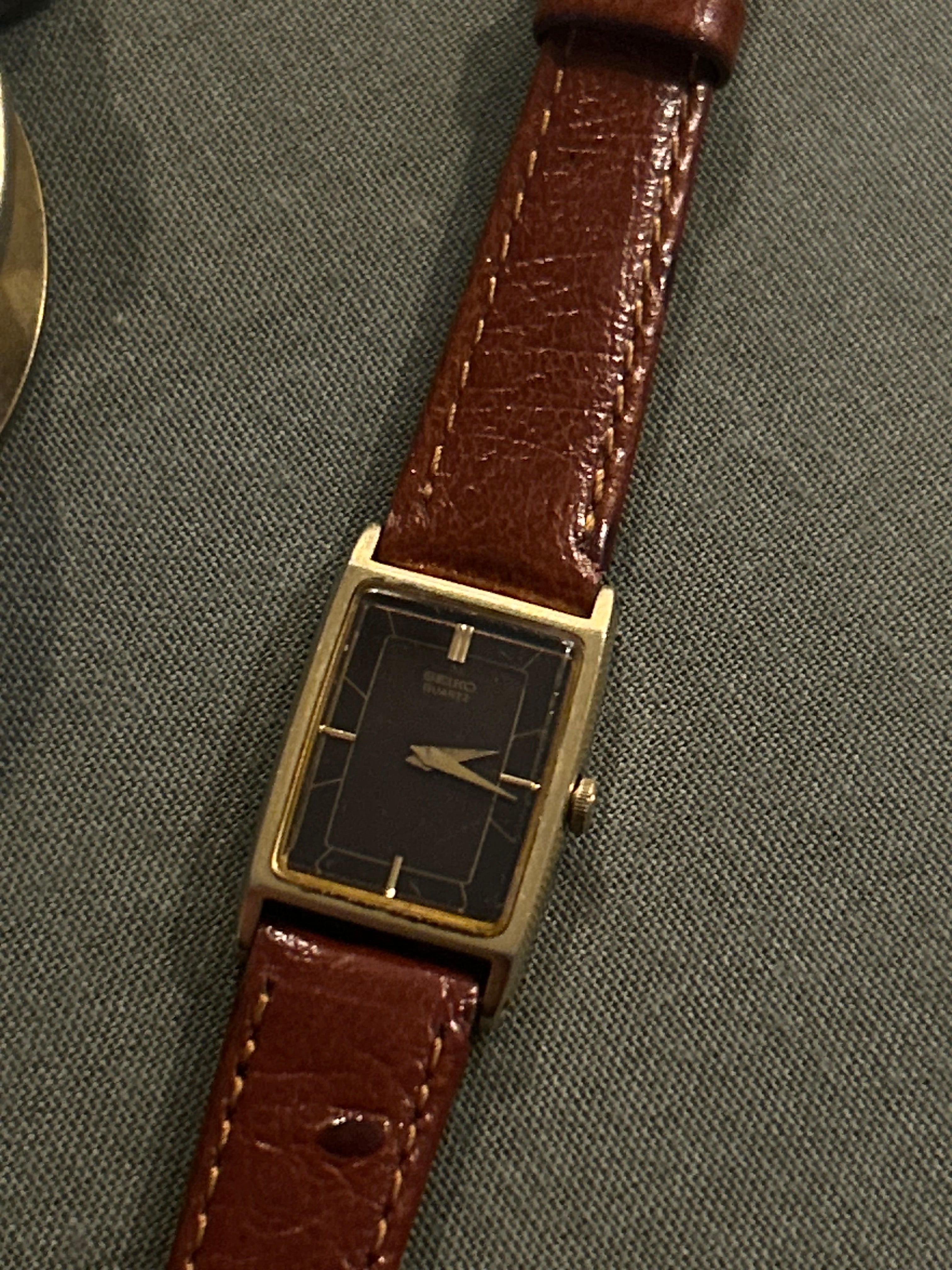 Vintage Seiko Tank Watch with Brown Grain Leather Strap (1980s