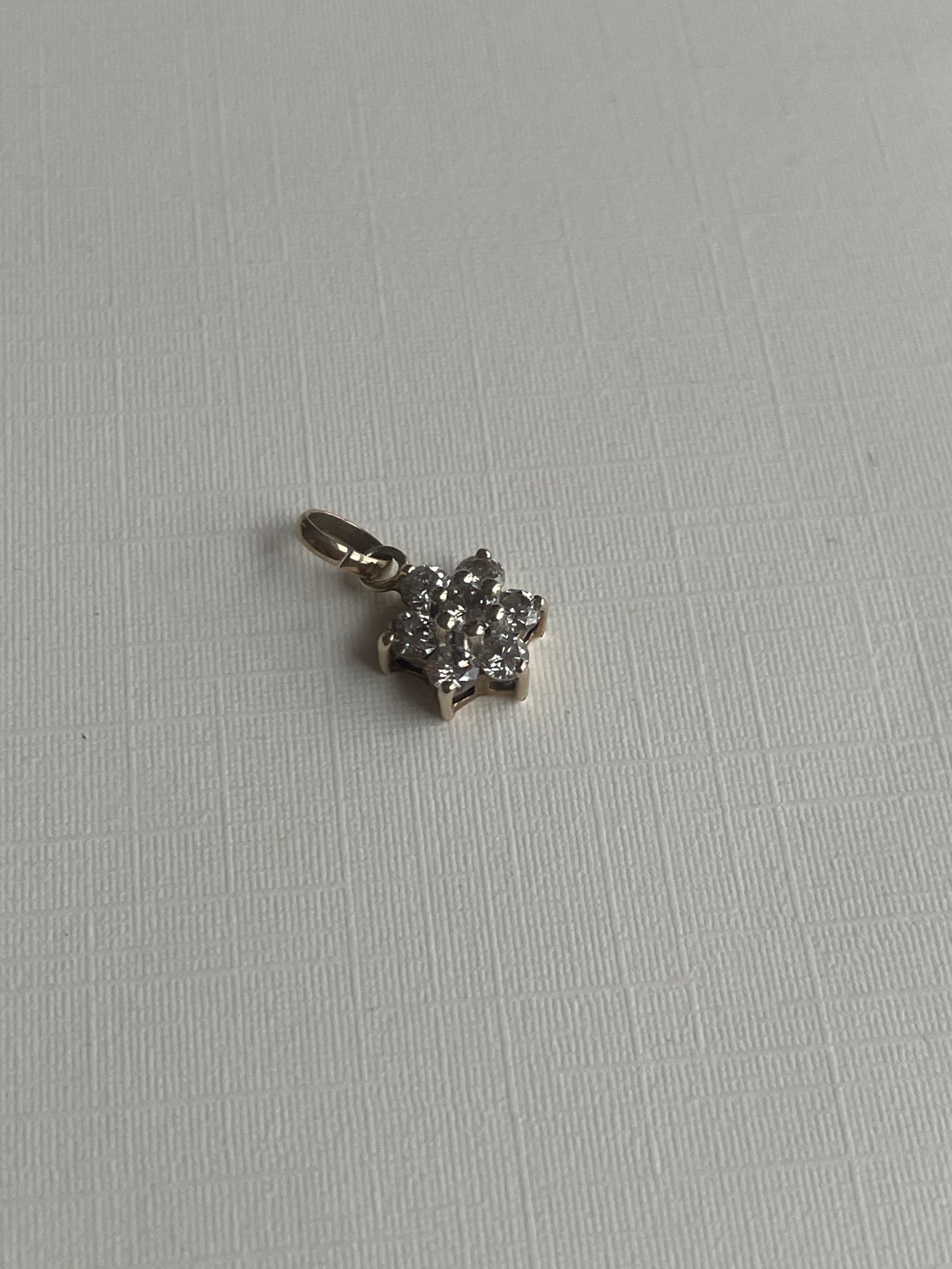 10K Flower Diamond Pendant