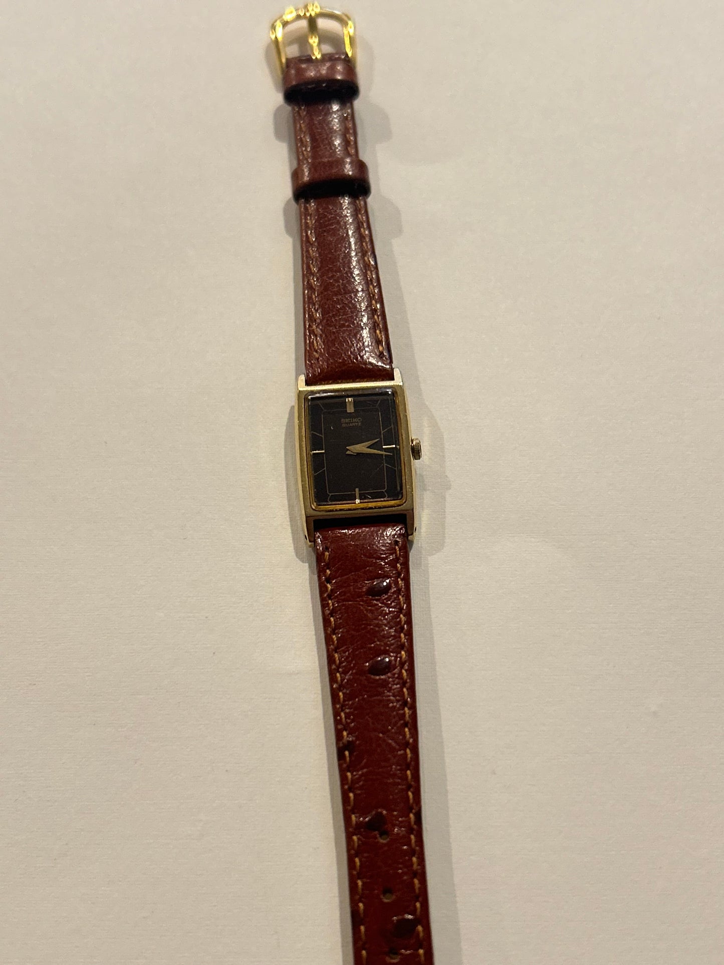 Vintage Seiko Tank Watch with Brown Grain Leather Strap (1980s)