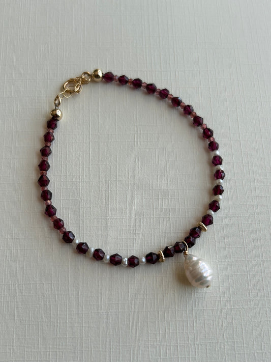 Velvet Pearl Dreams Bracelet