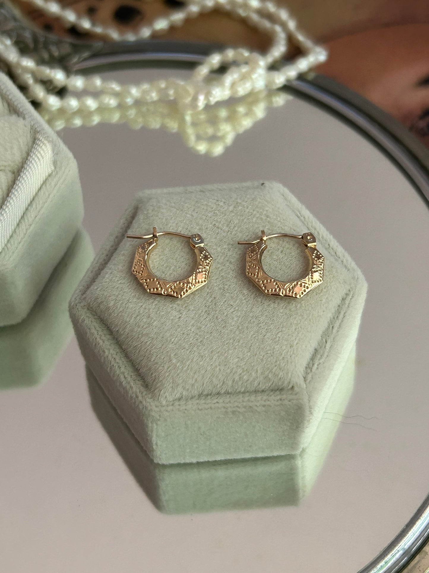 Urban Aura 10K Gold Accent Hoop Earrings *XS*