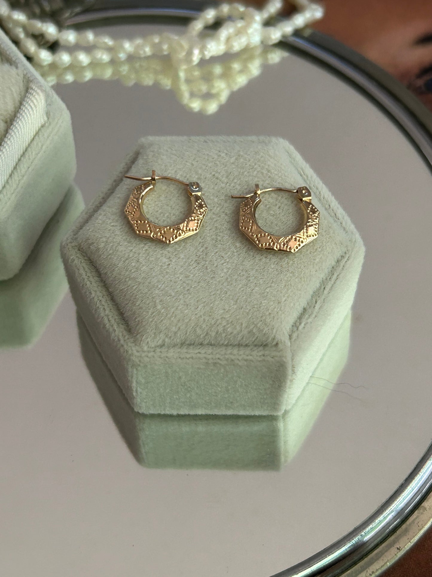 Urban Aura 10K Gold Accent Hoop Earrings *XS*