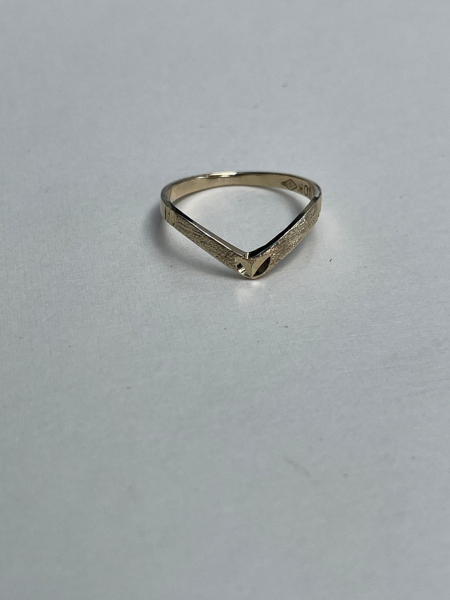 10K Vintage Diamond Cut Midi Ring